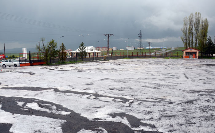 Haziran ayında şehirler beyaza büründü - Resim: 4