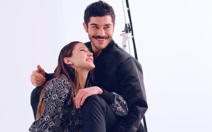 Alina Boz'un Burak Deniz paylaşımı kahkaha attırdı iddialı pozları olay olmuştu - Resim: 3