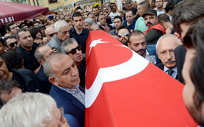 Tarık Akan'ın cenazesine kimler katıldı? - Resim: 3