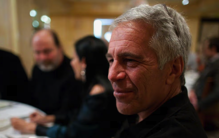 Epstein dosyasında şok detay! Erkekler de toplu istismara uğramış - Resim: 2