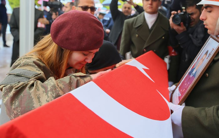 El Bab şehitleri uğurlandı! Gözyaşları sel oldu - Resim: 2