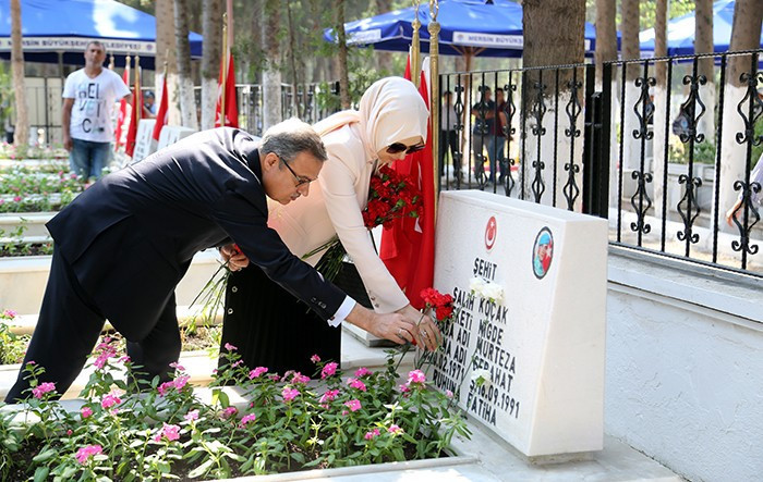 Şehit annesini polis memuru teselli etti! - Resim: 4