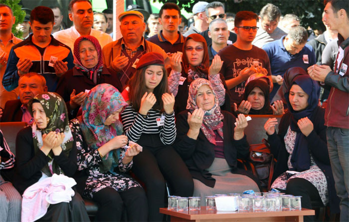 Şehit uzman çavuşun kızından yürek yakan haykırış  - Resim: 4