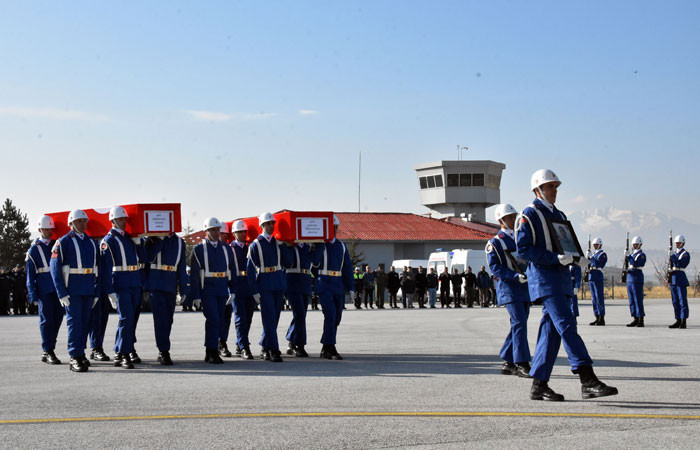 Şemdinli şehitleri memleketlerine uğurlandı yürek dayanmaz... - Resim: 4