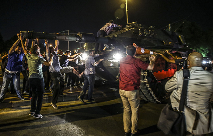 Türkiye'nin en uzun gecesi 15 Temmuz'da neler yaşandı? - Resim: 2