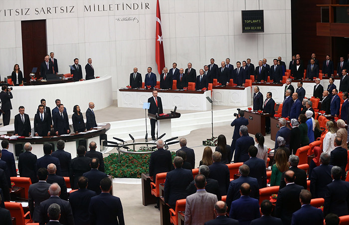 TBMM’ye gelen vekiller böyle karşılandı! Dikkat çeken detay - Resim: 4