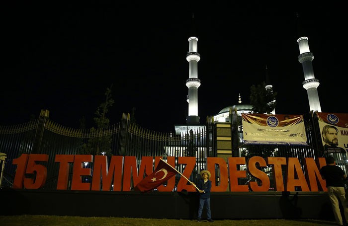 15 Temmuz'da Türkiye sokaklarda nöbette! - Resim: 3