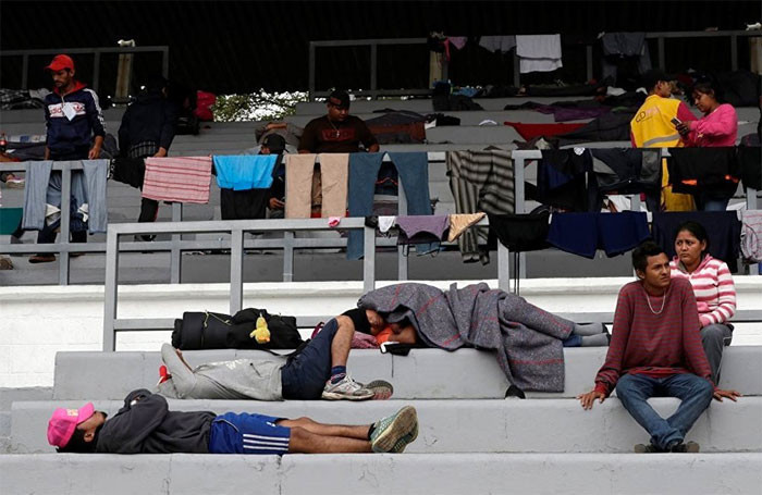 ABD'ye yürüyen onbinlerce göçmen yolu yarıladı! İşte son durum... - Resim: 3
