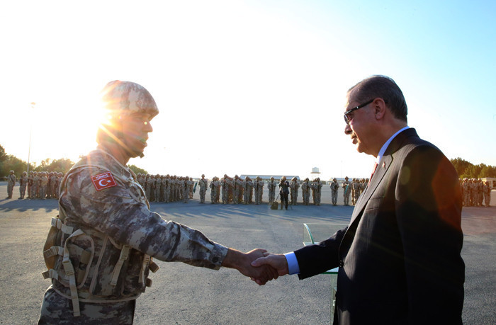 Askerlerimiz Katar'da Erdoğan'ı böyle karşıladı! Dikkat çeken detay - Resim: 1