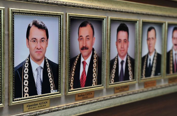 Anayasa Mahkemesi'nde FETÖ skandalı! Fotoğraflar kaldırılmadı - Resim: 3