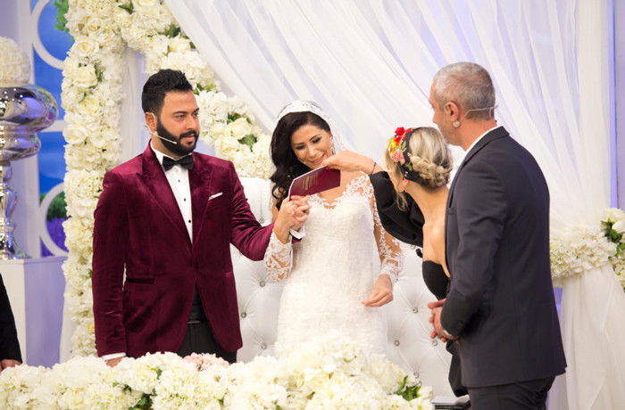 Berke 'Caner'le zorla evlendirildik dedi Esra Erol yaylım ateşine tuttu - Resim: 1