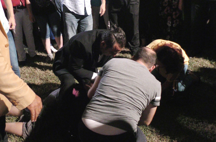 Ferhat Göçer konserinde talihsiz kaza ilk müdahaleyi ünlü sanatçı yaptı! - Resim: 4