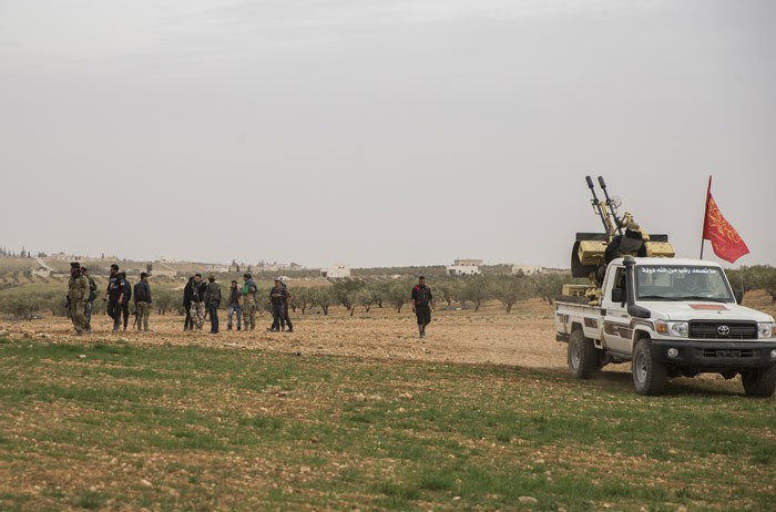 Münbiç'te neler oluyor? TSK namluyu YPG'ye çevirdi - Resim: 4