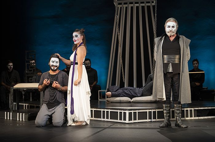 Haluk Bilginer sahnede fenalaşınca hastaneye kaldırıldı! Sağlık durumu nasıl - Resim: 1