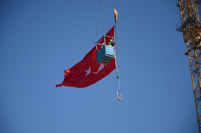 Çamlıca Camisi'ne takılan alemin bir eşi benzeri daha yok! - Resim: 1