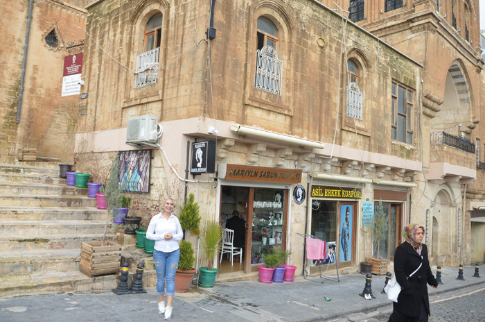 Yerli Marilyn Monroe eşeğe yatırım yapıyor! - Resim: 3