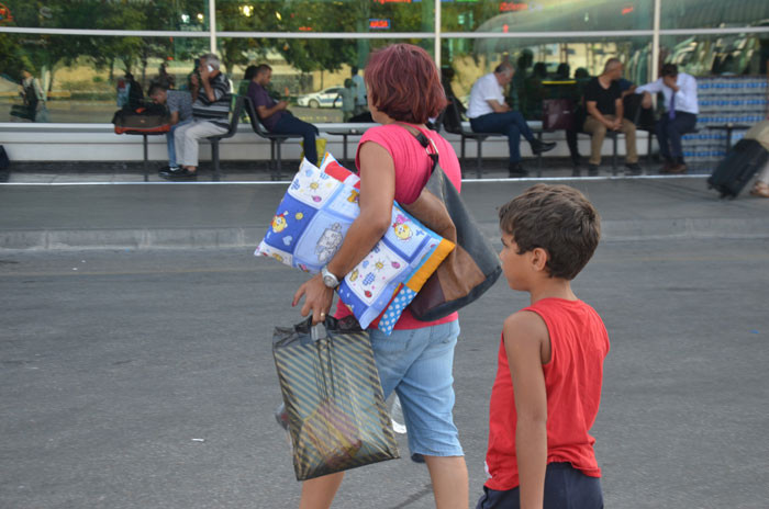 Şehirlerarası otobüste skandal! Anne ve çocuğunu yol ortasında... - Resim: 2