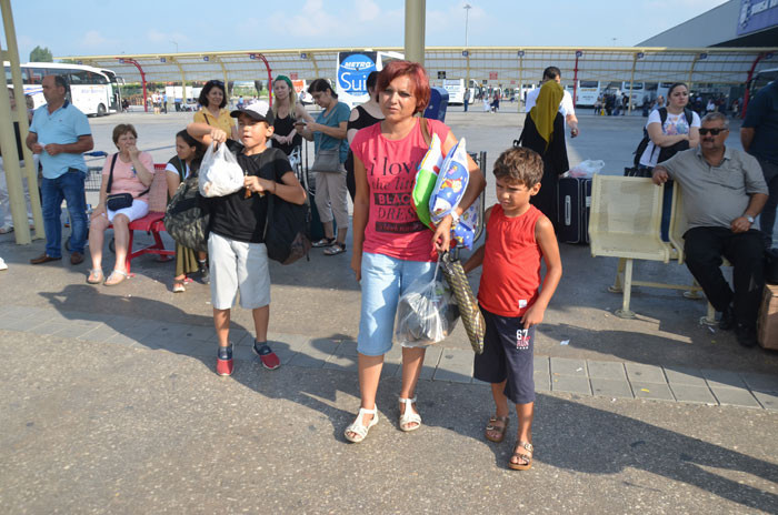 Şehirlerarası otobüste skandal! Anne ve çocuğunu yol ortasında... - Resim: 4