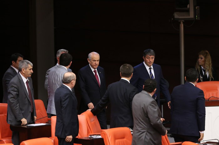 HDP'li vekil konuşmaya başlayınca Bahçeli... - Resim: 4