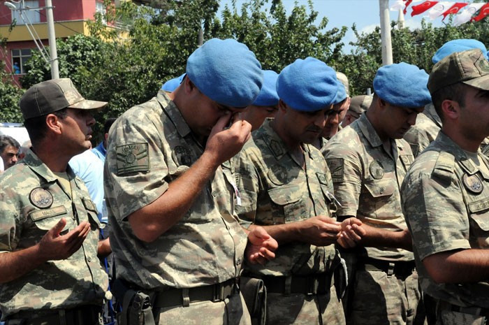 Acılı anneyi kimse sakinleştiremedi! Bu feryatlar yürek yakar - Resim: 2