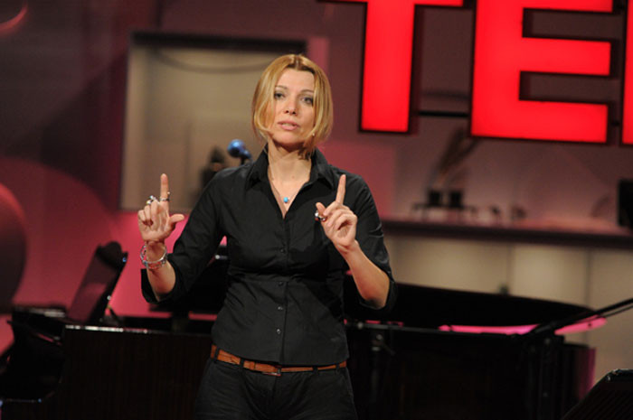 Elif Şafak yıllar sonra itiraf etti: Biseksüelim... - Resim: 2