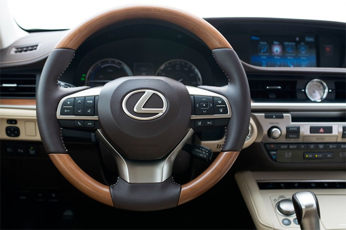 Lexus'un üç modeli en güvenilir otomobiller arasında - Resim: 3