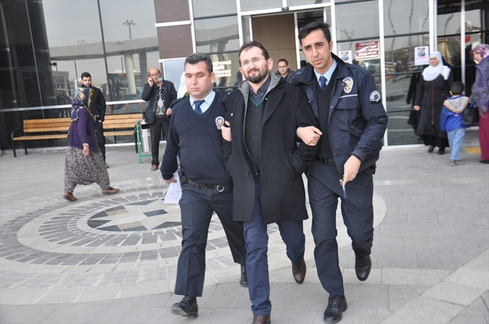 ByLock gözaltıları profesörler, doçentler, askerler listede - Resim: 1