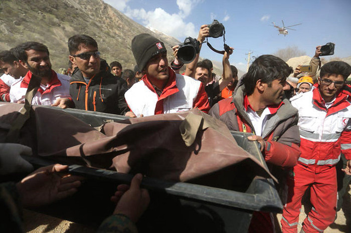 İşte İran'da düşen uçağın ilk görüntüleri - Resim: 1