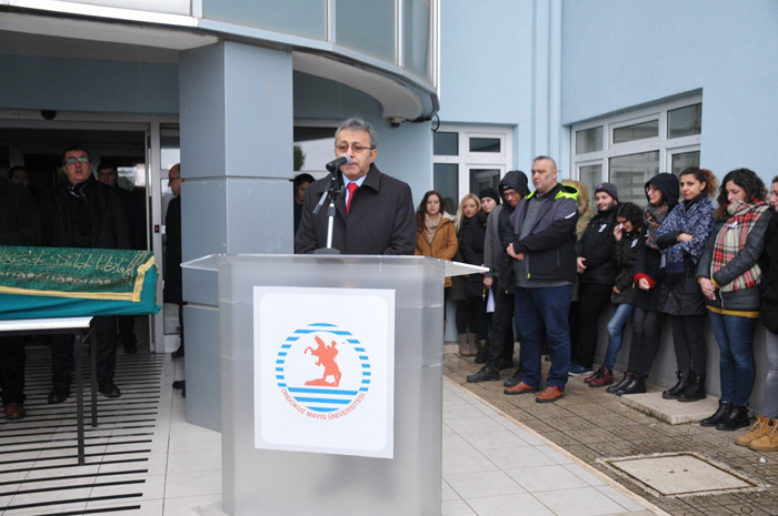 Akademisyen çekirdek yerken öldü! Üniversitedeki hocalar şokta - Resim: 1