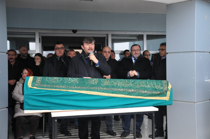 Akademisyen çekirdek yerken öldü! Üniversitedeki hocalar şokta - Resim: 4