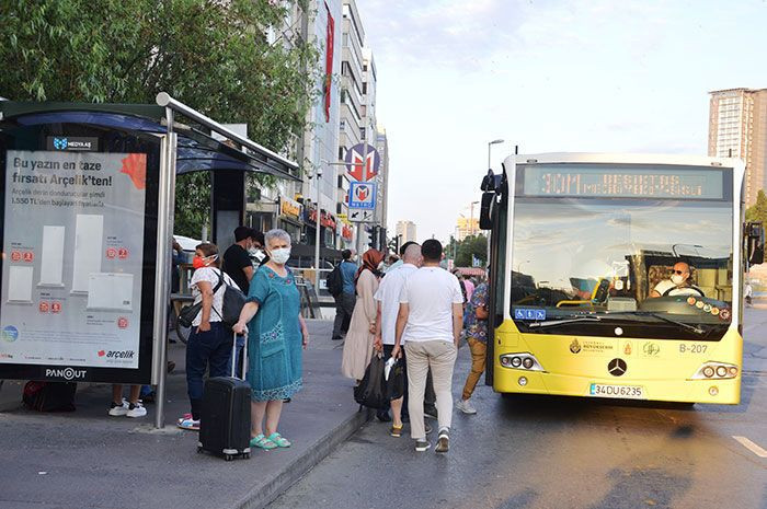  Bayram bitti mesai başladı, İstanbul güne trafikle uyandı - Resim: 1