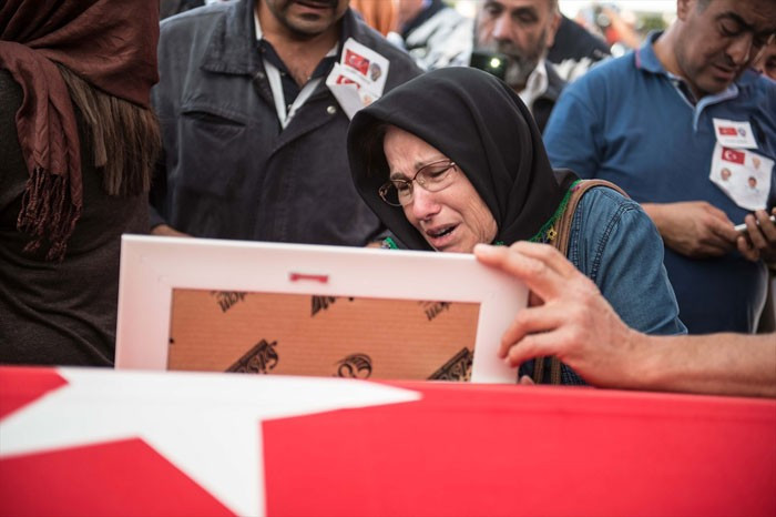 Şehit eşi herkesin yüreğini yaktı! - Resim: 3