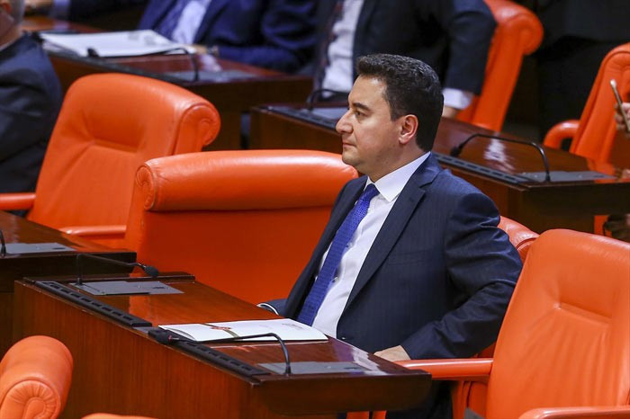 TBMM Genel kurul çalışmalarından ilginç kare!  - Resim: 3