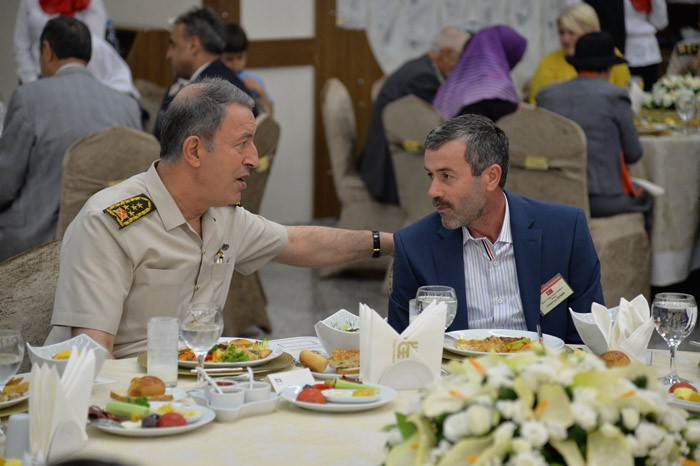 Hulusi Akar'dan şehit ailelerine duygusal sözler! - Resim: 3