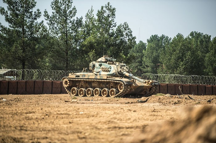 Tank ve zırhlı taşıyıcılar Türkiye tarafında hazır bekliyor! - Resim: 1