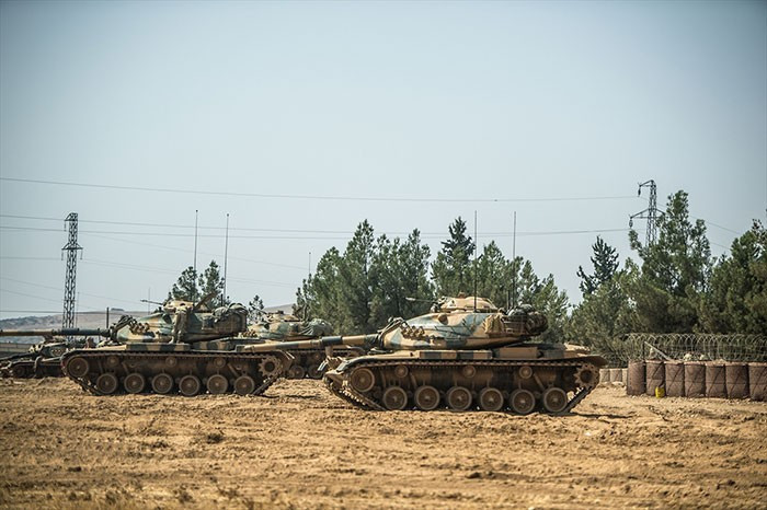 Tank ve zırhlı taşıyıcılar Türkiye tarafında hazır bekliyor! - Resim: 2