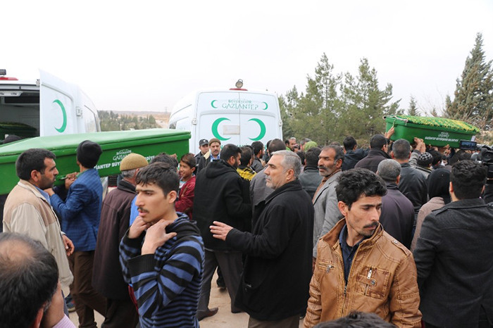 Yok böyle bir acı! Eşini 2 oğlunu 5 kardeşini ve annesini aynı gün toprağa verdi  - Resim: 3