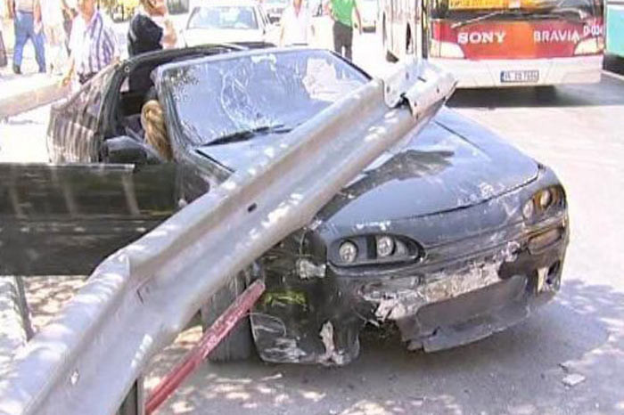 Otobüs durağında feci kaza - Resim: 2