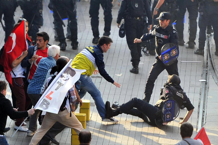 Taksim'de gazlı TOMA'lı müdahale - Resim: 1