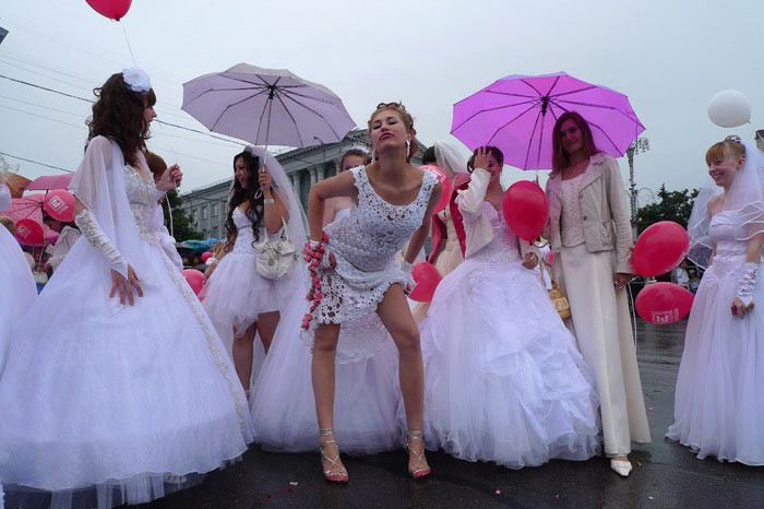 Rusya'nın damatsız gelinleri - Resim: 1