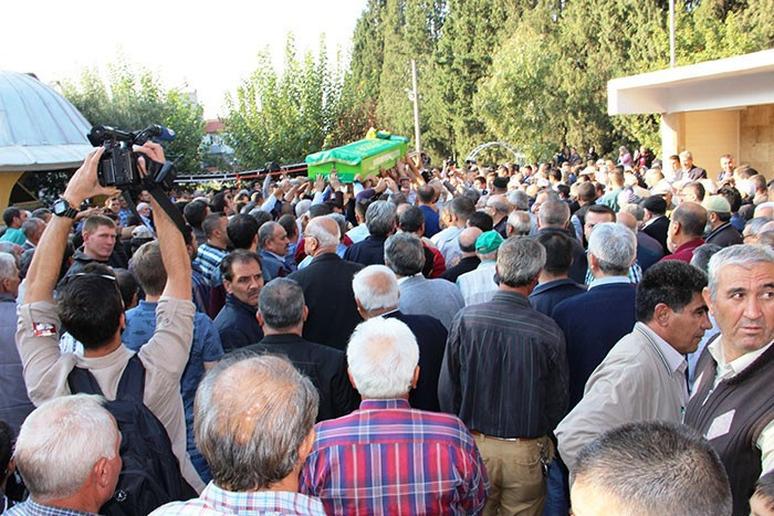 Minik Irmak gözyaşlarıyla uğurlandı!  - Resim: 4