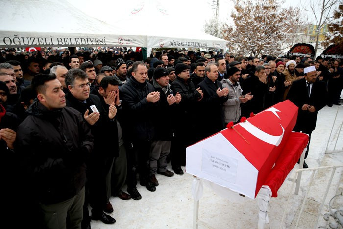 Beşiktaş şehidi memleketinde son yolculuğuna uğurlandı! - Resim: 2