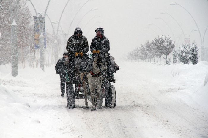 Kar kalınlığı bir metreyi buldu! İlginç görüntüler - Resim: 3