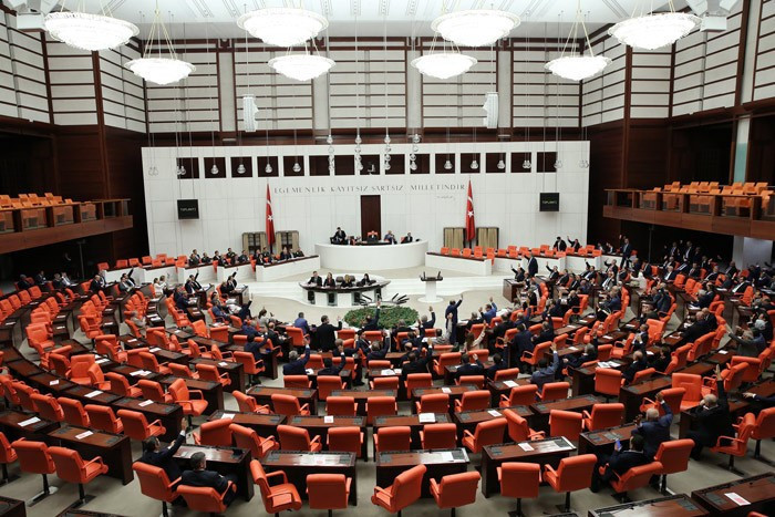 HDP'li vekil konuşmaya başlayınca Bahçeli... - Resim: 1