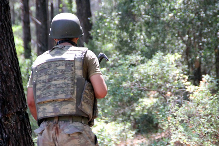Darbeci askerler bırakıp kaçtı! PKK bile bunu yapmamıştı - Resim: 4