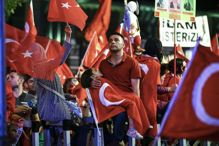 Demokrasi nöbetinin en güzel karesi! - Resim: 3