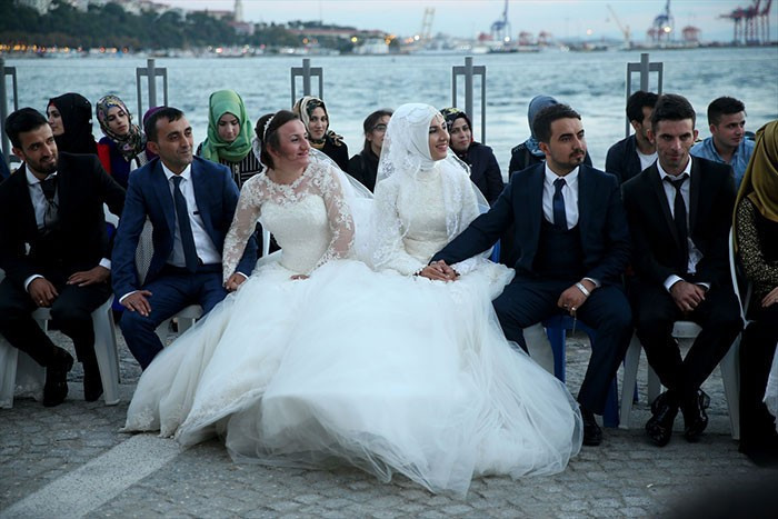 Kız Kulesi'nde ilginç görüntü! Tam 15 gelin... - Resim: 3