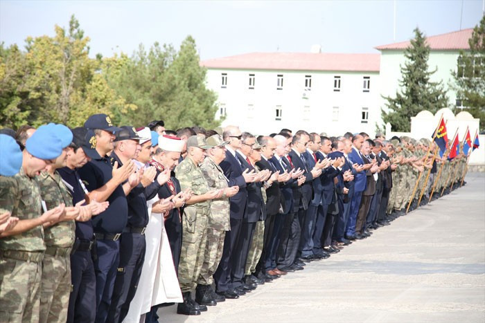 Şırnak şehitleri uğurlandı! Yürek yakan kareler - Resim: 3
