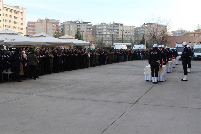 Şehit eşinden yürek yakan sözler! Bir kere öpsün... - Resim: 2