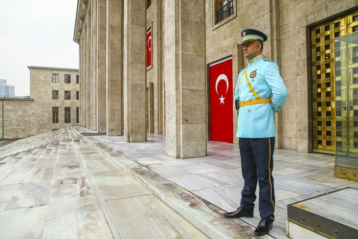 TBMM Şeref Kapısı'nda bir ilk! Tamamen değişti - Resim: 3